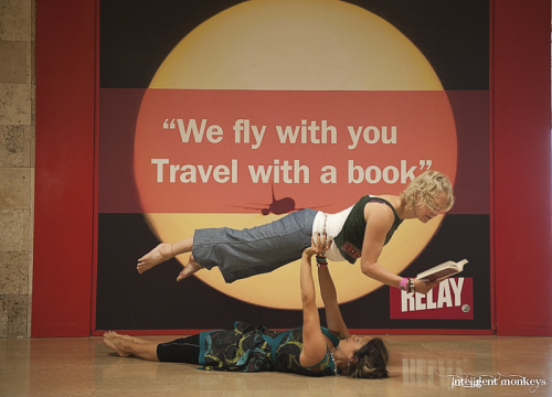 intelligentmonkeys:

Relaxing with some AcroYoga at the Airport
