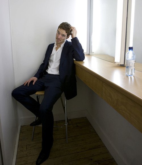 zilch123:

Well..helloo there Benedict.

God, look at those long legs. So elegant. Don&#8217;t you just wanna kneel between them?