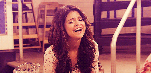 thelittlegomez:

Haha Selena Is So Cute When She Laughs