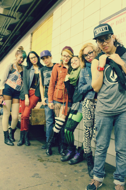 curlyhipsters:

Group Pic &lt;3
