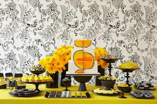 Click here for more black and yellow ideas