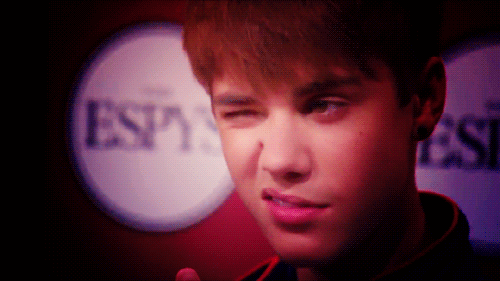 
#Bieberfacts. Justin beija devagar.
