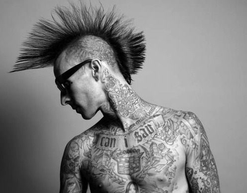 Travis Barker of Blink-182 is working on a new solo album. Check out a tweet from him below.

We talked about a lot. New Transplant$, new solo album, my practice routine and most importantly HATERZ which really= MOTIVATORS .