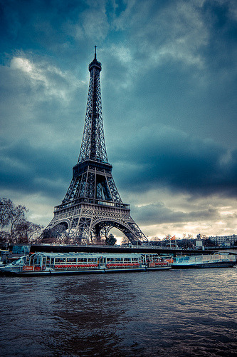 Eiffel Tower (via Matthew Cachia) 