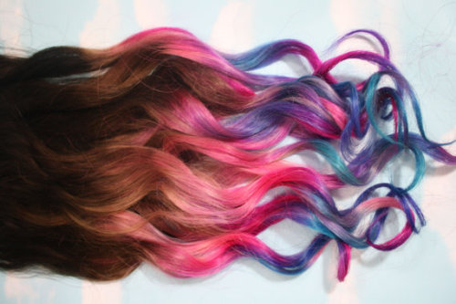 distantdiamondskyy: if i ever were to dip dye my hair and not be like judged i would so do this omg omg i need to do this