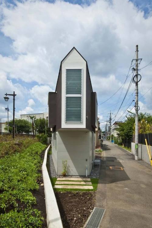 Smart Narrow House Architecture on Triangle Site in Tokyo - Dream fun Design