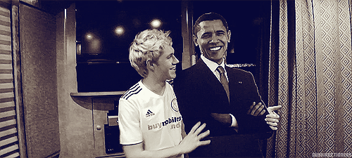  Niall with his Obama. 